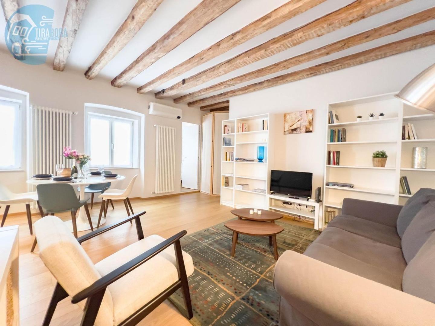 Ferienwohnung Mazzini 9 Tirabora Short Rent Triest Exterior foto