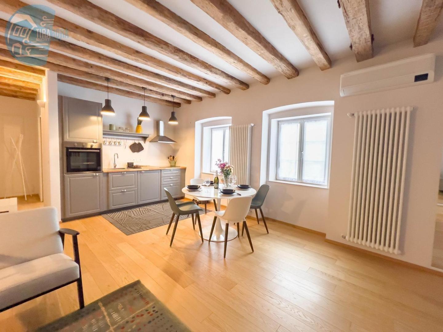 Ferienwohnung Mazzini 9 Tirabora Short Rent Triest Exterior foto